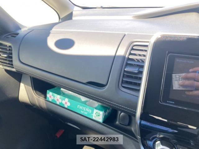 Nissan SERENA 2018-03 8527313-21