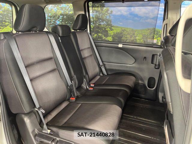 Nissan SERENA 2018-04 8527300-7