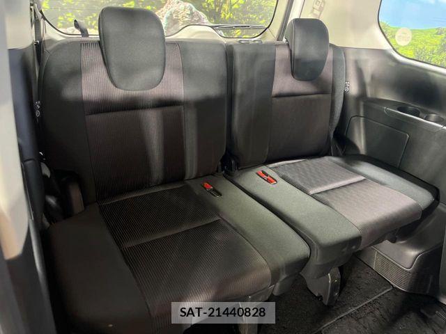 Nissan SERENA 2018-04 8527300-8