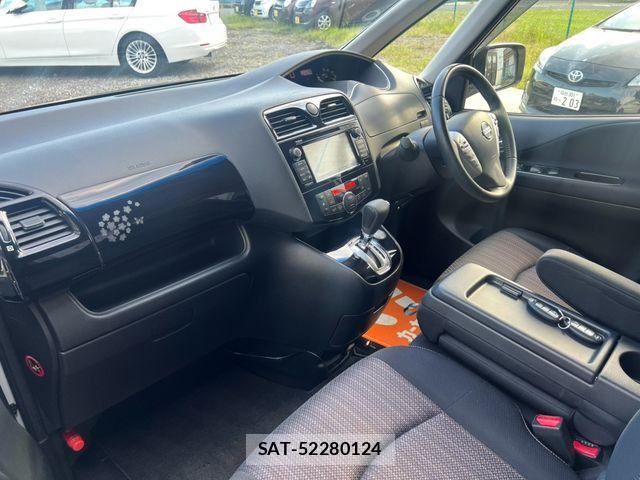 Nissan SERENA 2015-12 8527302-11