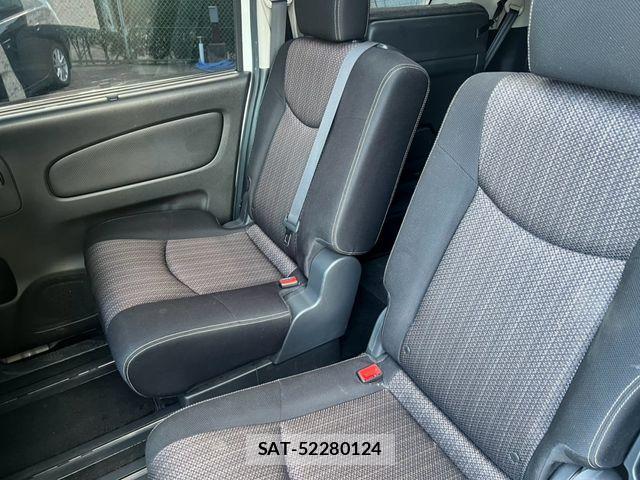 Nissan SERENA 2015-12 8527302-12