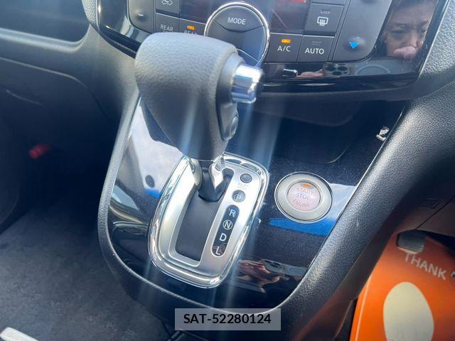 Nissan SERENA 2015-12 8527302-18