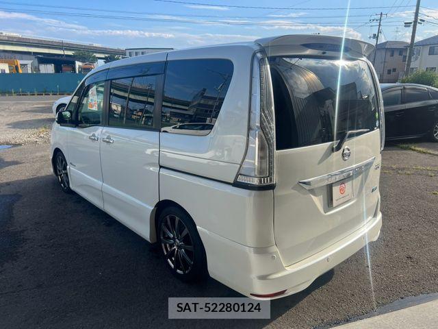 Nissan SERENA 2015-12 8527302-3