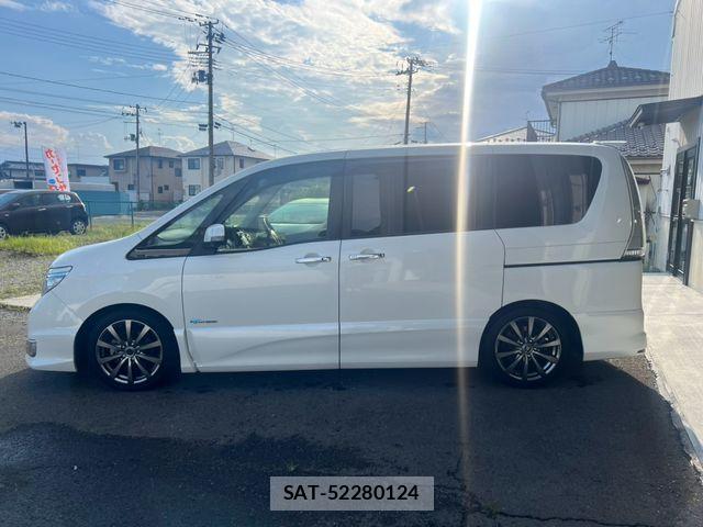 Nissan SERENA 2015-12 8527302-6