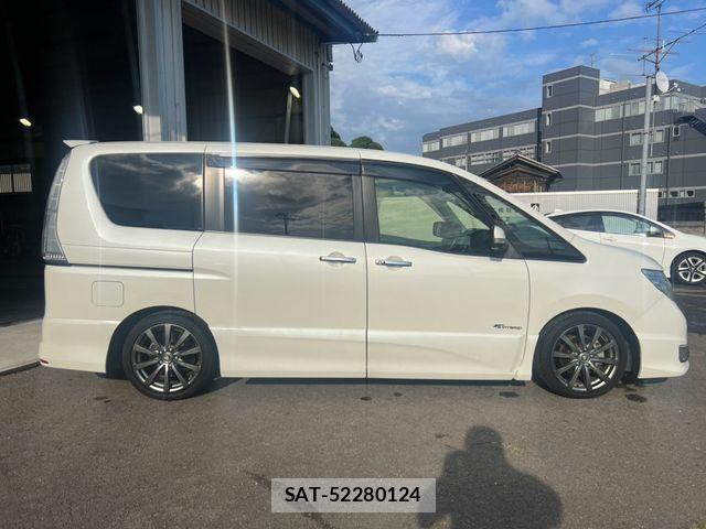 Nissan SERENA 2015-12 8527302-7