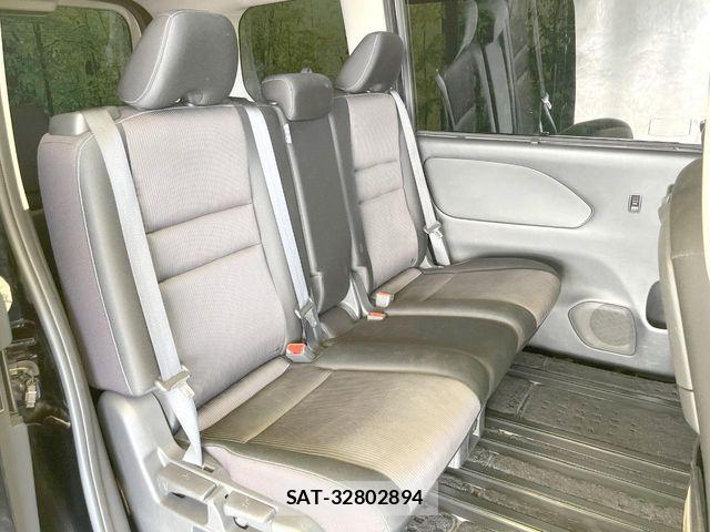 Nissan SERENA 2017-12 8527282-8