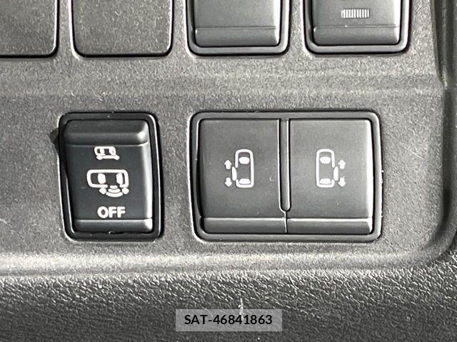 Nissan SERENA 2017-08 8528558-5