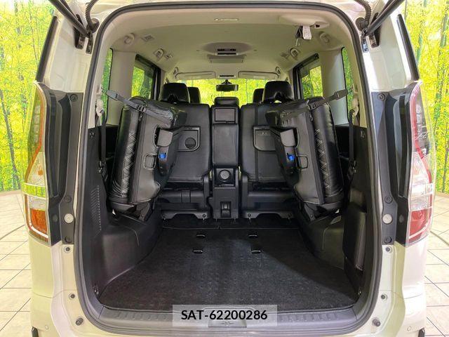 Nissan SERENA 2021-12 8527265-12