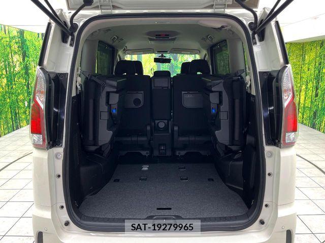 Nissan SERENA 2018-02 8527278-9