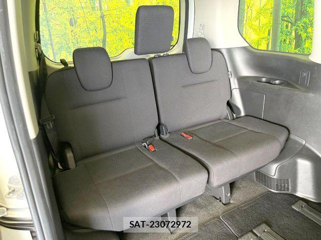 Nissan SERENA 2017-01 8527303-9