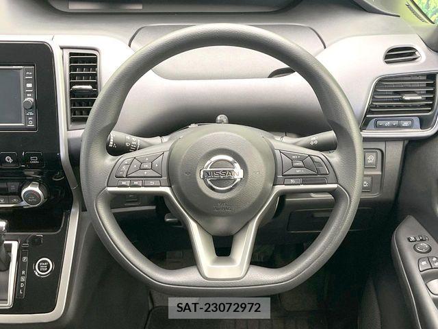 Nissan SERENA 2017-01 8527303-11