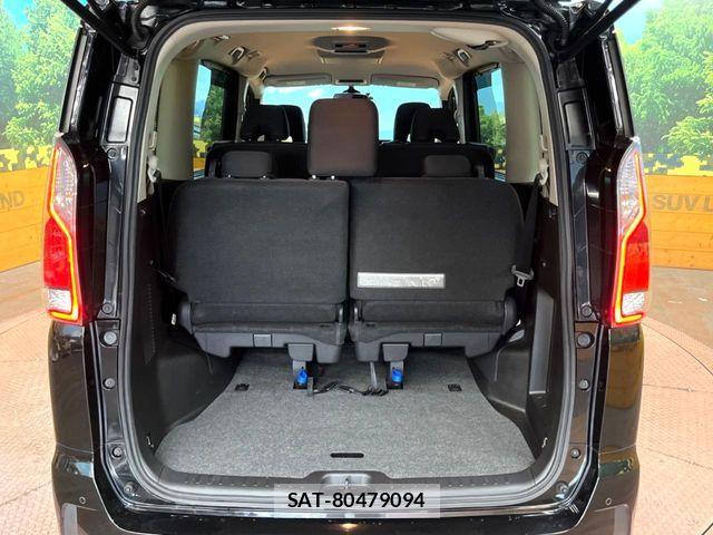 Nissan SERENA 2017-01 8527289-10