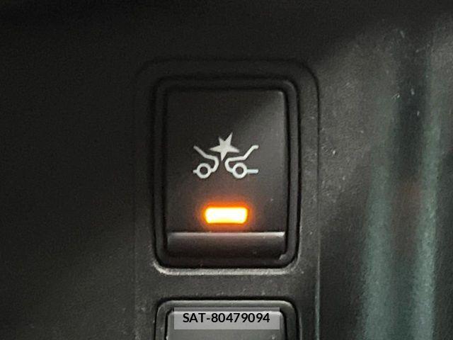 Nissan SERENA 2017-01 8527289-5