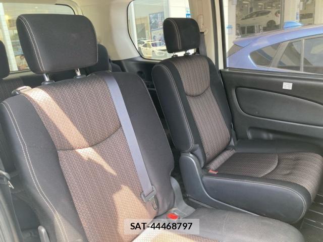 Nissan SERENA 2015-11 8527312-11