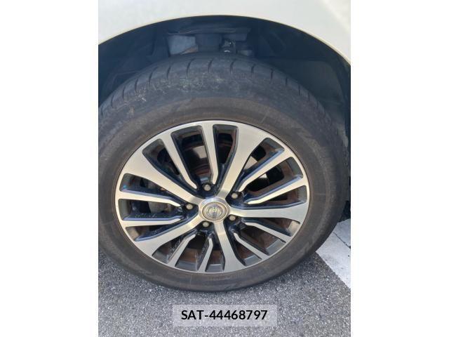 Nissan SERENA 2015-11 8527312-6