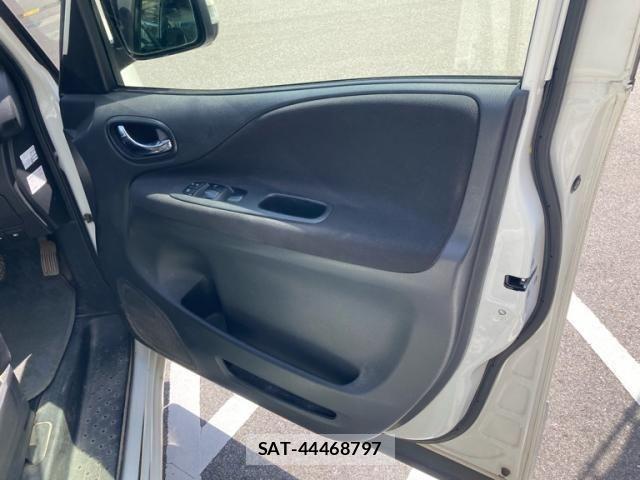 Nissan SERENA 2015-11 8527312-7