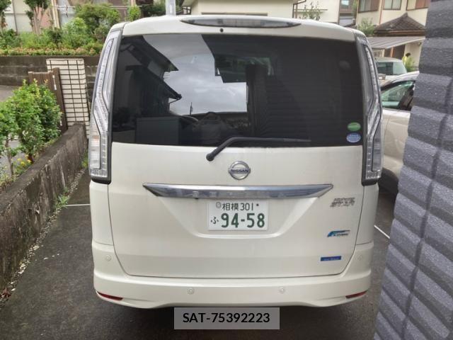 Nissan SERENA 2016-04 8527314-10