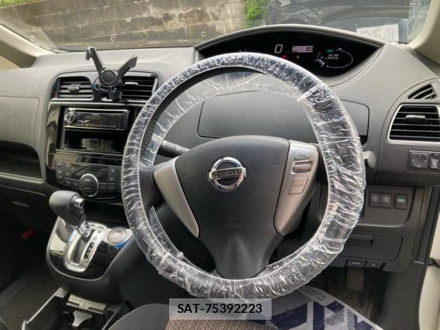 Nissan SERENA 2016-04 8527314-19