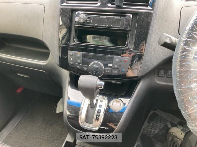 Nissan SERENA 2016-04 8527314-21