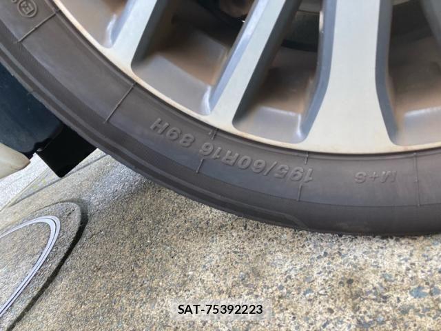 Nissan SERENA 2016-04 8527314-7