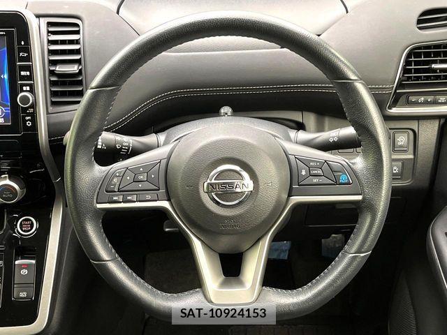 Nissan SERENA 2016-10 8527288-11