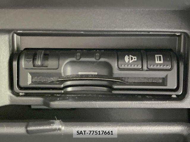Nissan SERENA 2017-10 8527279-4