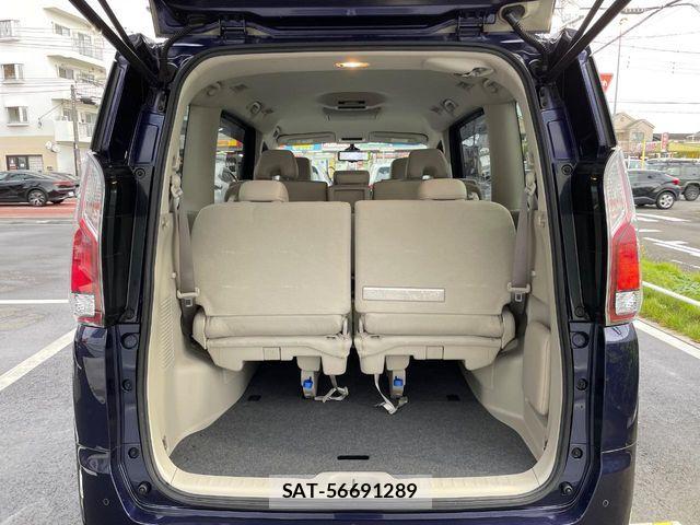 Nissan SERENA 2016-08 8527287-12