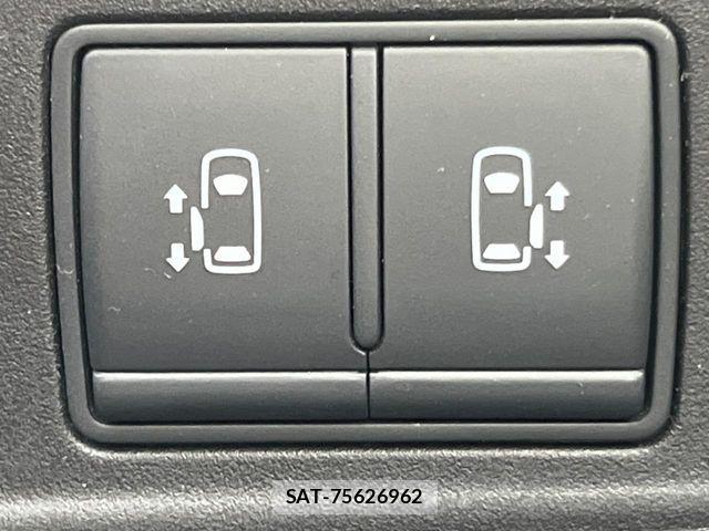 Nissan SERENA 2017-03 8527294-4