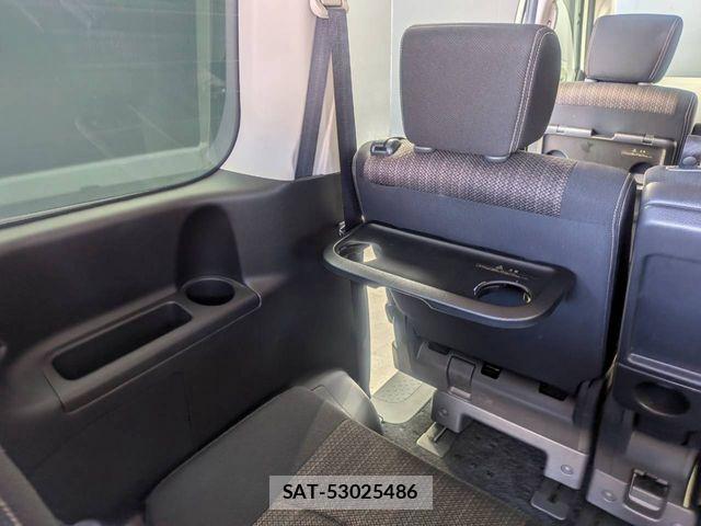Nissan SERENA 2016-02 8527293-24