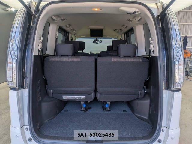 Nissan SERENA 2016-02 8527293-26