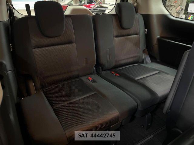 Nissan SERENA 2017-04 8563511-9