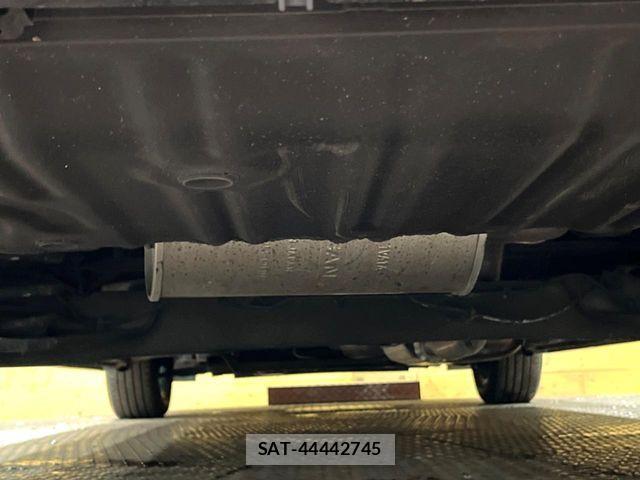 Nissan SERENA 2017-04 8563511-19