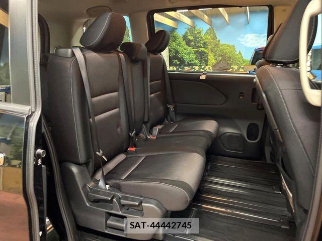 Nissan SERENA 2017-04 8563511-8