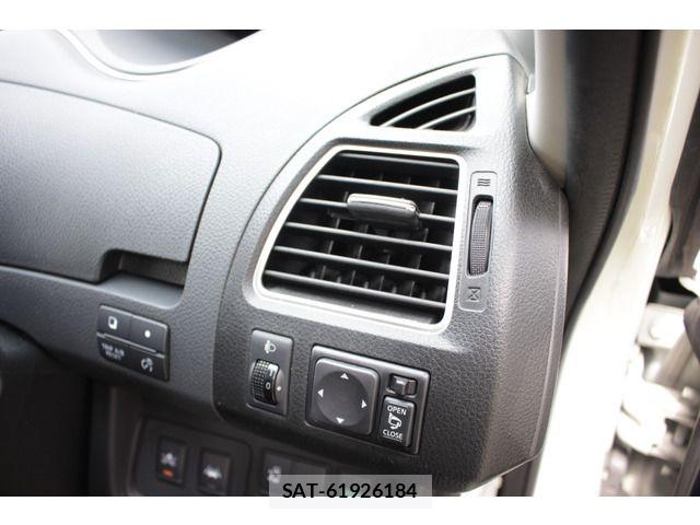 Nissan SERENA 2014-02 8563515-19