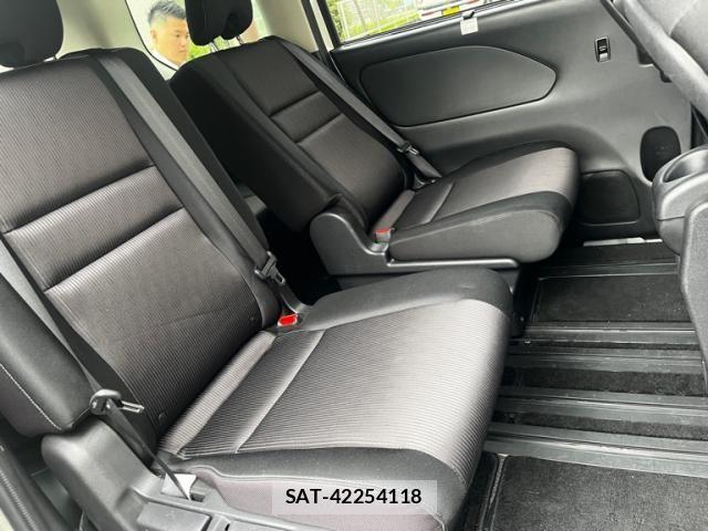 Nissan SERENA 2017-01 8563519-7