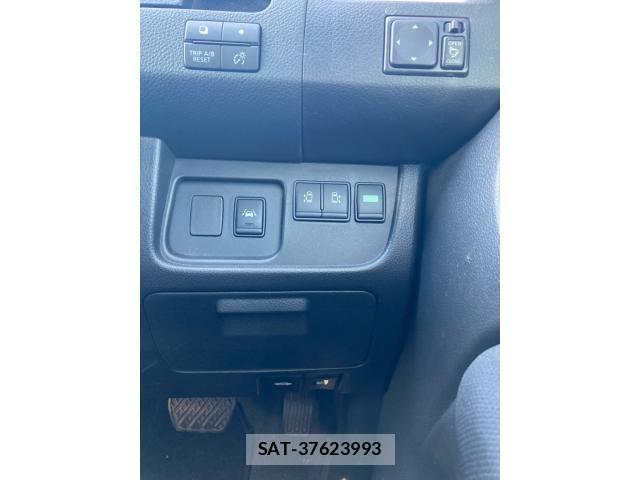 Nissan SERENA 2015-06 8563520-12