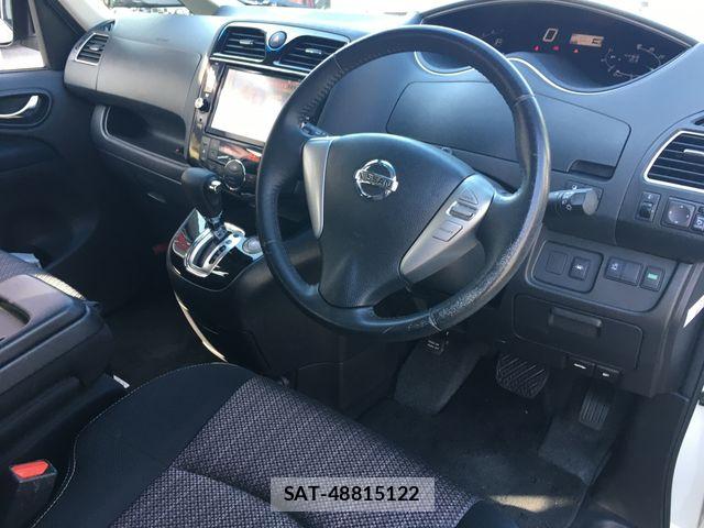Nissan SERENA 2014-02 8563516-17