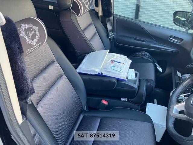 Nissan SERENA 2016-10 8563518-10