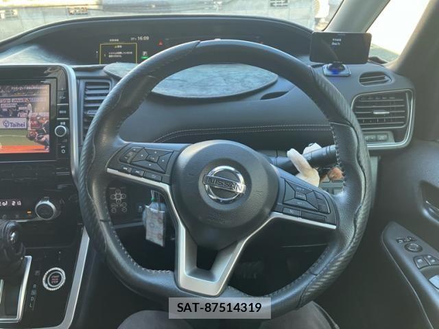 Nissan SERENA 2016-10 8563518-14