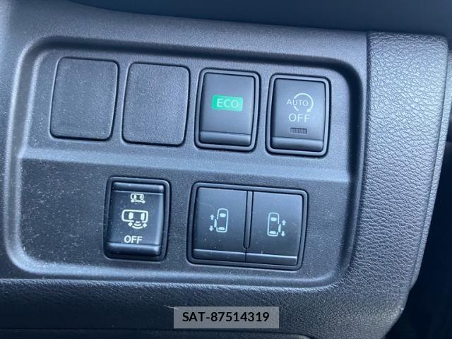 Nissan SERENA 2016-10 8563518-21