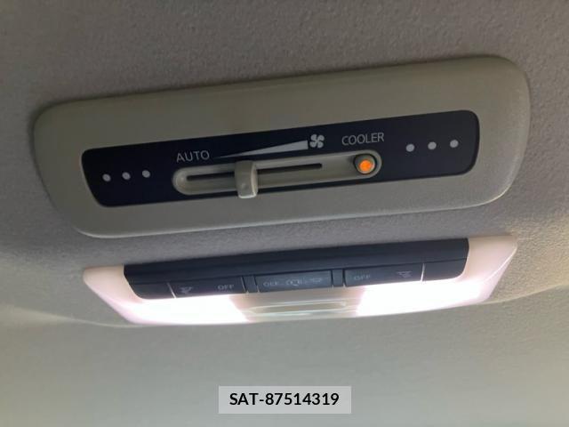 Nissan SERENA 2016-10 8563518-27