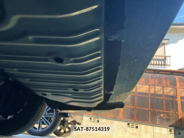 Nissan SERENA 2016-10 8563518-29