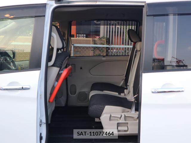 Nissan SERENA 2021-02 8563505-12