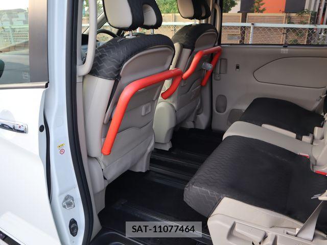 Nissan SERENA 2021-02 8563505-13