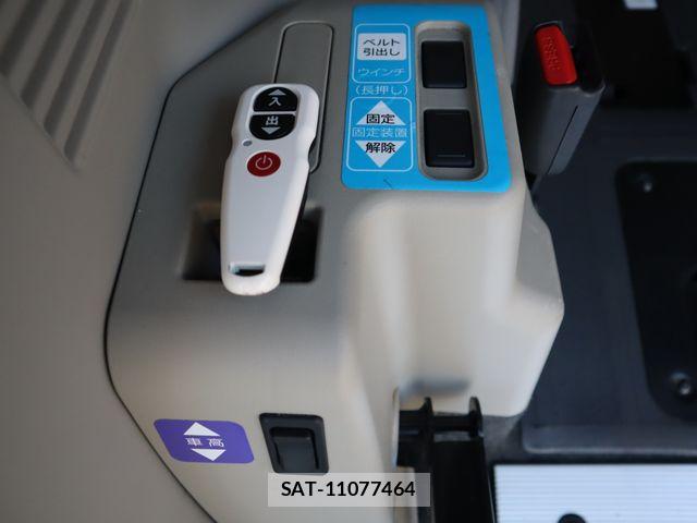 Nissan SERENA 2021-02 8563505-6