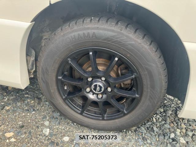 Nissan SERENA 2013-08 8563523-10