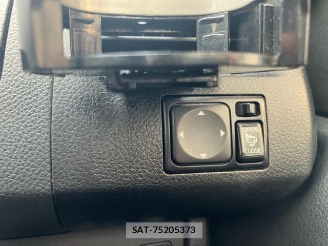 Nissan SERENA 2013-08 8563523-13