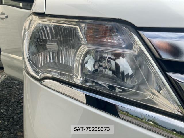 Nissan SERENA 2013-08 8563523-23