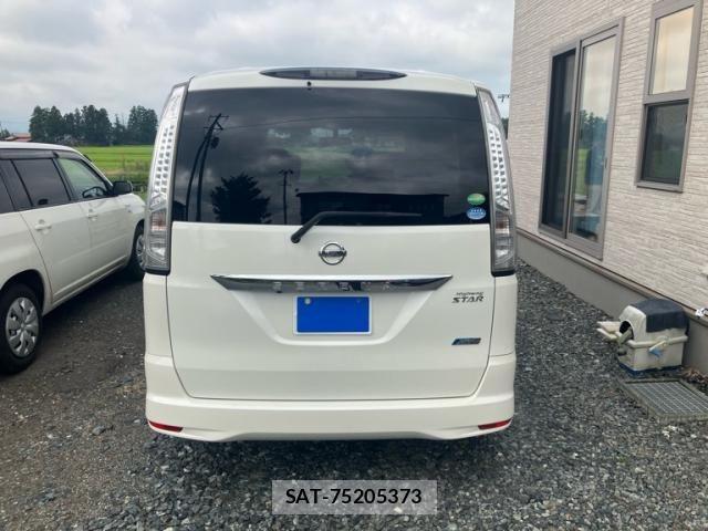 Nissan SERENA 2013-08 8563523-4