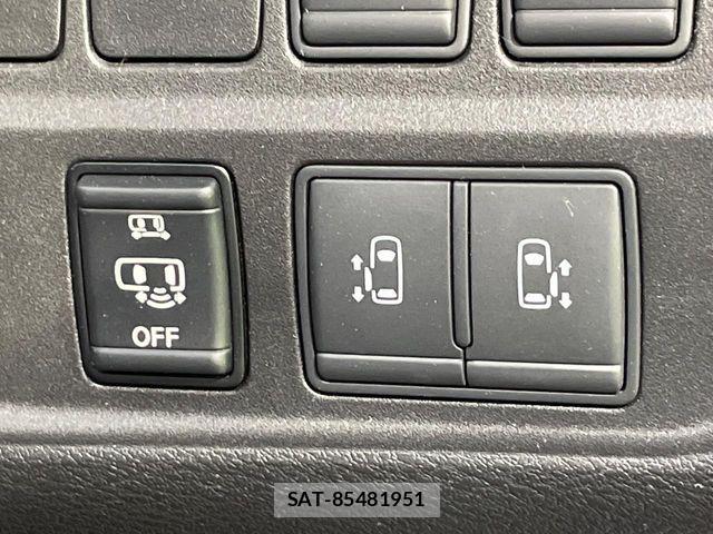 Nissan SERENA 2017-12 8563509-3